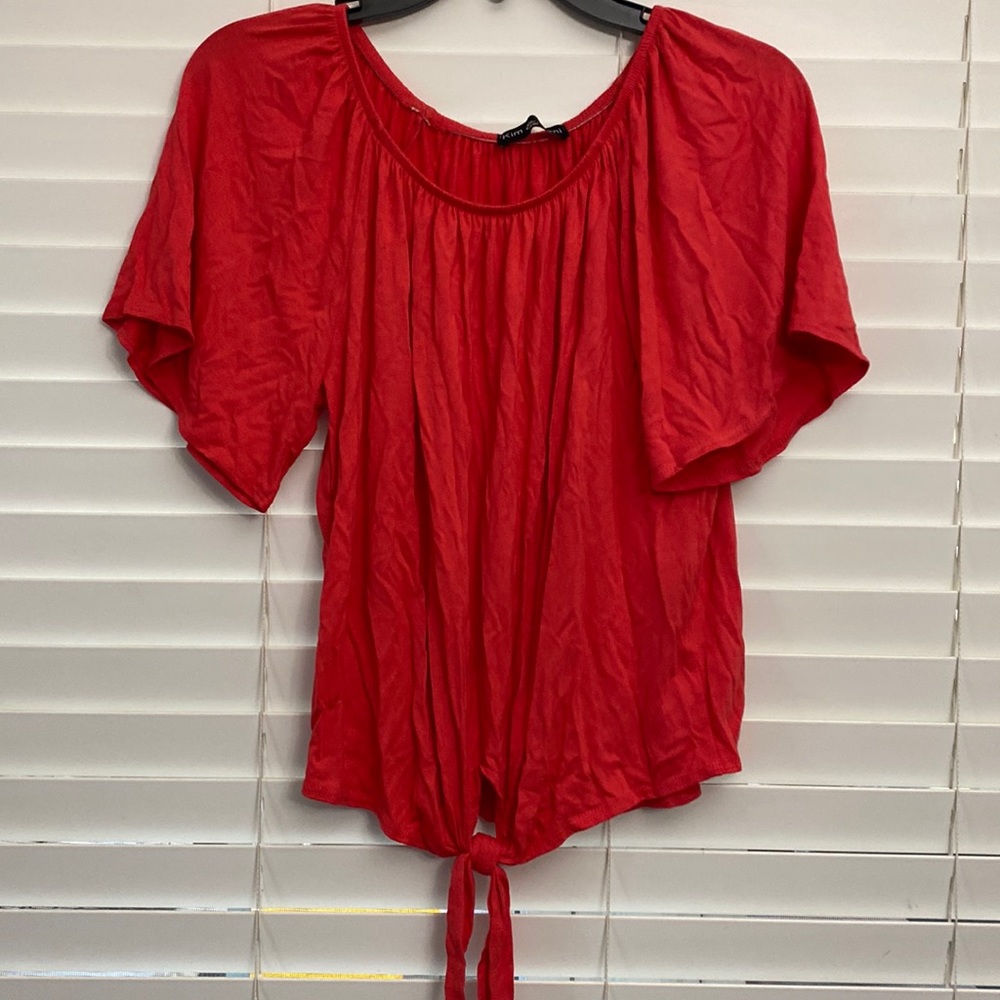 Kim and Cami watermelon color top with tie detail at waist size small